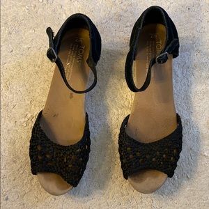 Tom’s Woven Wedge Sandal, size 7